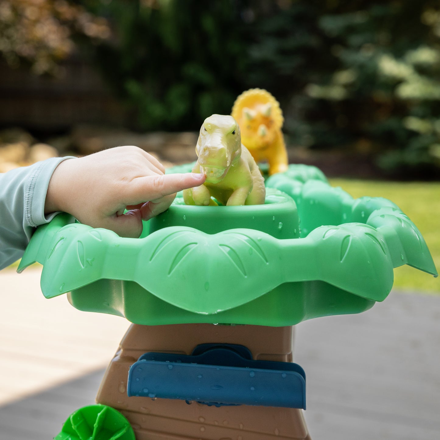 Dino Shower Water Table by Step2 — kids activity toy for outdoor play and birthday gifts - image 6